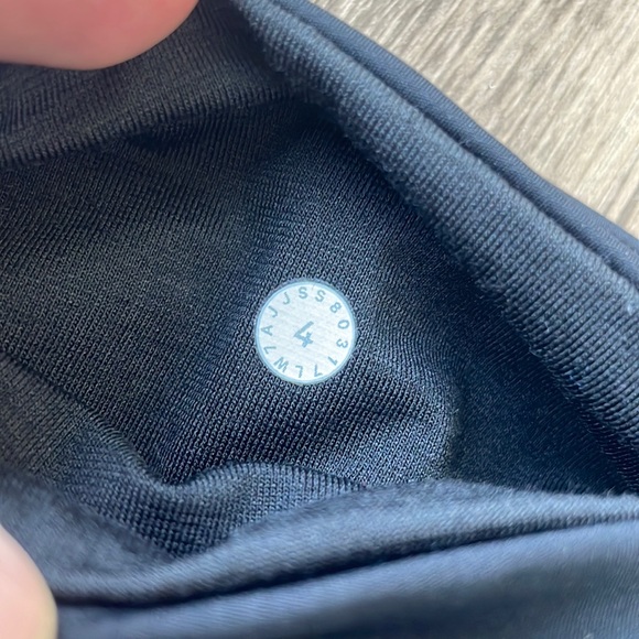 Lululemon Break Free Shorts (2.5”) - Picture 5 of 5